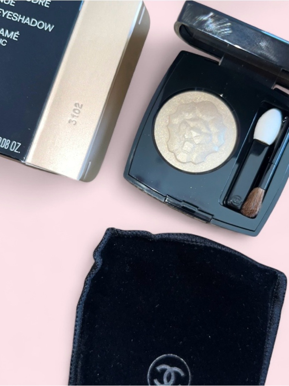 Chanel Shimmering Eyeshadow “905 Electrum Lamé
(Limited Edition)